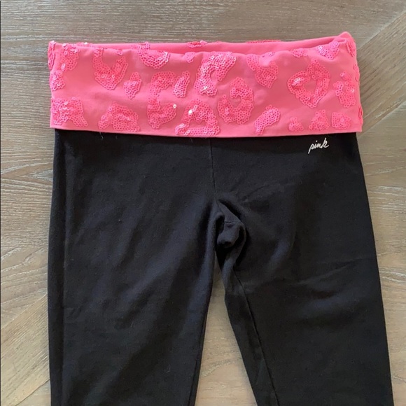 VS PINK CAPRI LEGGINGS - Picture 2 of 2